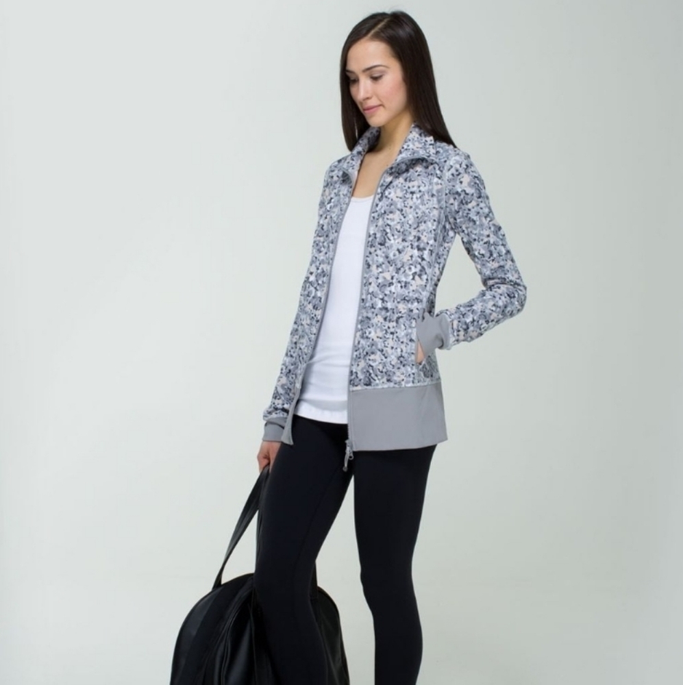 Lululemon Nice Asana Jacket in Fleur Silver